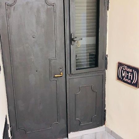 Basso Sasà Napoli Esterno foto