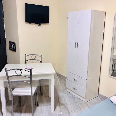 Basso Sasà Napoli Esterno foto