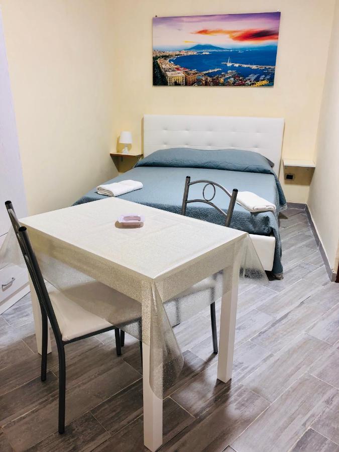 Basso Sasà Napoli Esterno foto